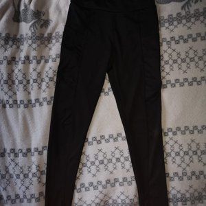 Black leggings with side pocket